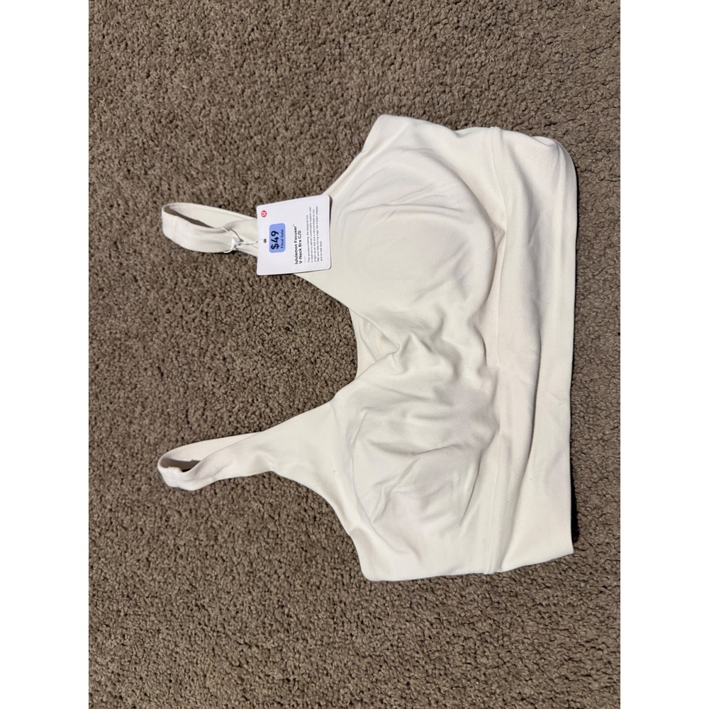 Lululemon Forever V-Neck Bra C/D Cup Light Ivory Cream Size Medium NWT